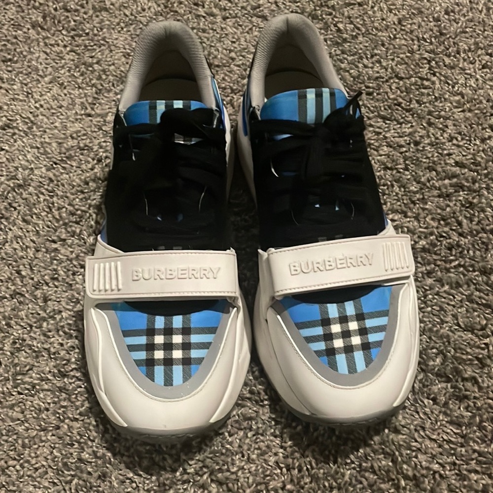 Burberry designer shoe color blue
